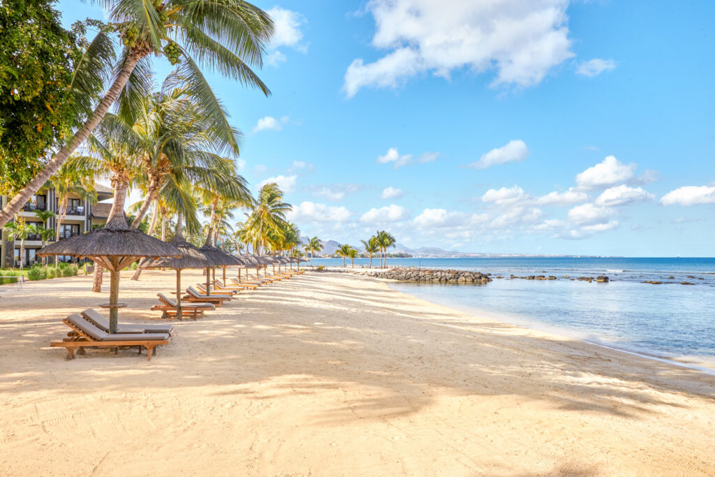 Beach - Intercontinental Resort Mauritius - Intercontinental Resort Mauritius
