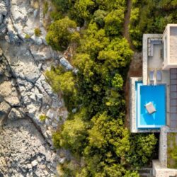 Seamlessly Blending Architecture With Nature