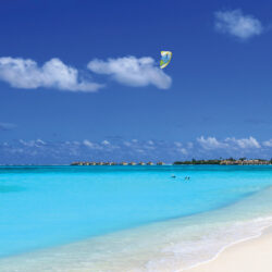 Kite Surfing - Six Senses Laamu, Maldives