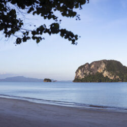 Beach Birdnest Island - Anantara Koh Yao Yai Resort & Villas