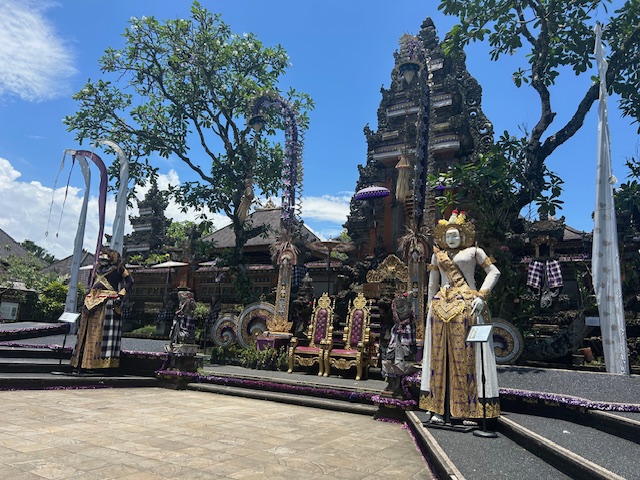 DK Explores Singapore, Lombok, the Gilis and Bali